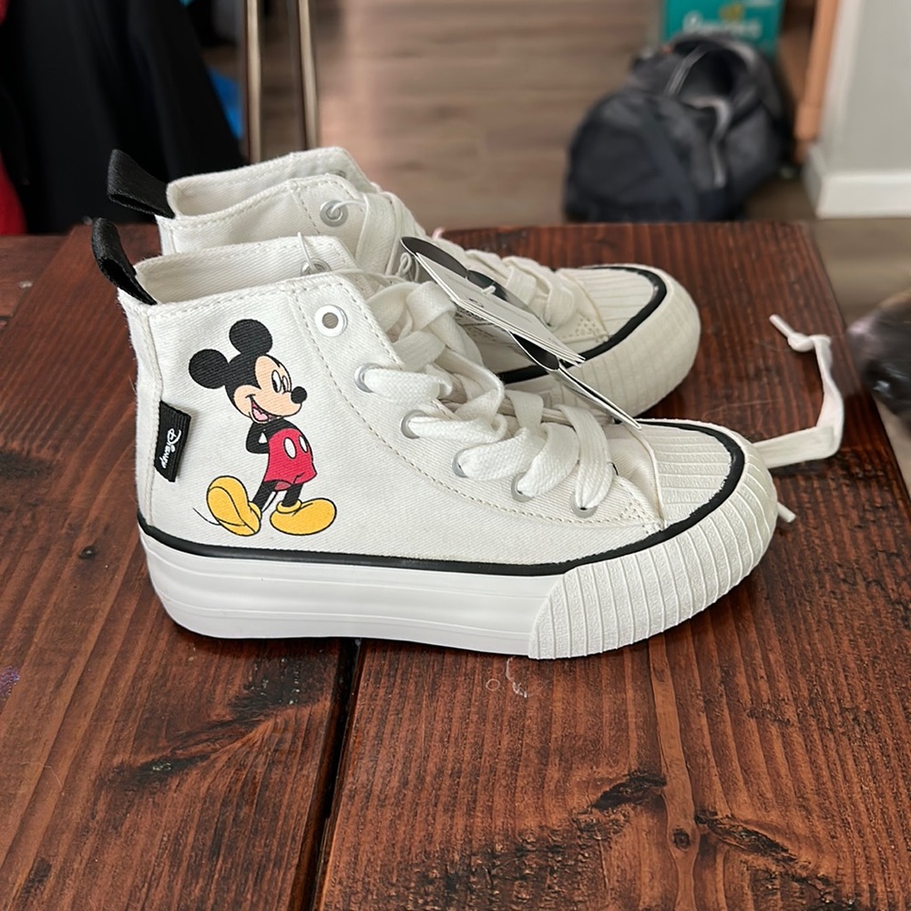 Zara Disney Mickey Mouse chucks